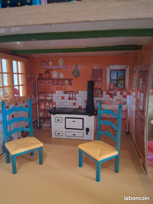 Avis sur la maison de poupée en bois Robud : villa rose avec meubles et