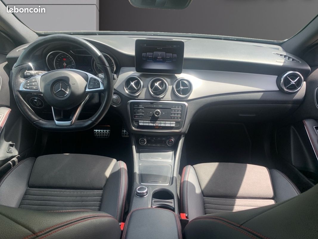 MERCEDES CLASSE GLA 200 SPORT EDITION BA Toit Ouvrant Panoramique caméra de recul carplay siège chauffant 156Ch Garantie 12 mois (image 2)