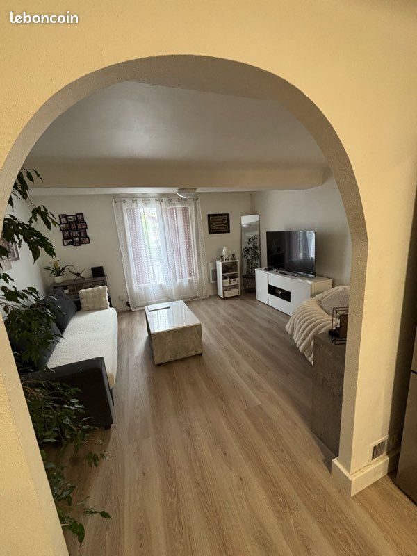 Maison 3 pièces 100 m² · à Saint-Geniès-de-Fontedit · 100 m² · 114 000 €