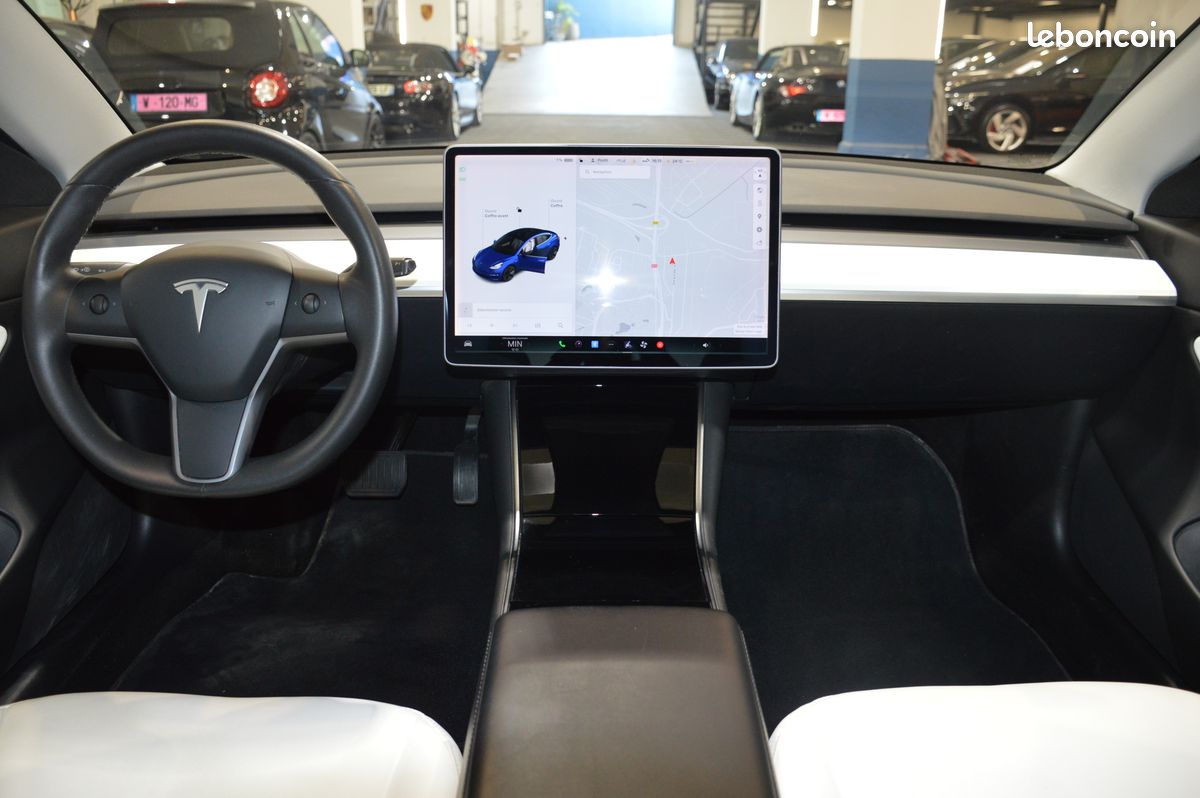 TESLA MODEL 3 LONG RANGE DUAL MOTOR AWD 75KWH (441CH)-54.685km-1ère Main-Toit Panoramique-Autopilot-Sièges Chauffants AV/AR-Caméra-Intérieur Premium Noir/Blanc-Jantes 18"-Garantie 6 Mois (image 5)
