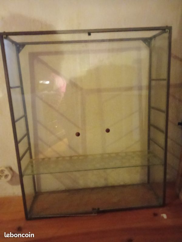 Vitrine pour collection, en acier et verre très bon état (image 4)