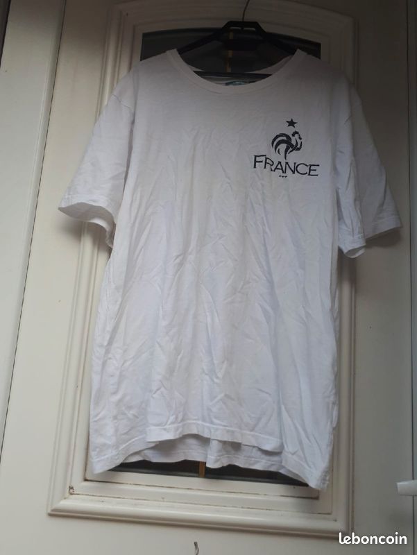 T-shirt (image 1)