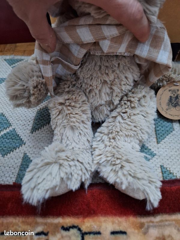 Peluche Ours Louise Mansen – 38 Cm, Beige, Robe à Fleurs Et Chapeau (Occasion)