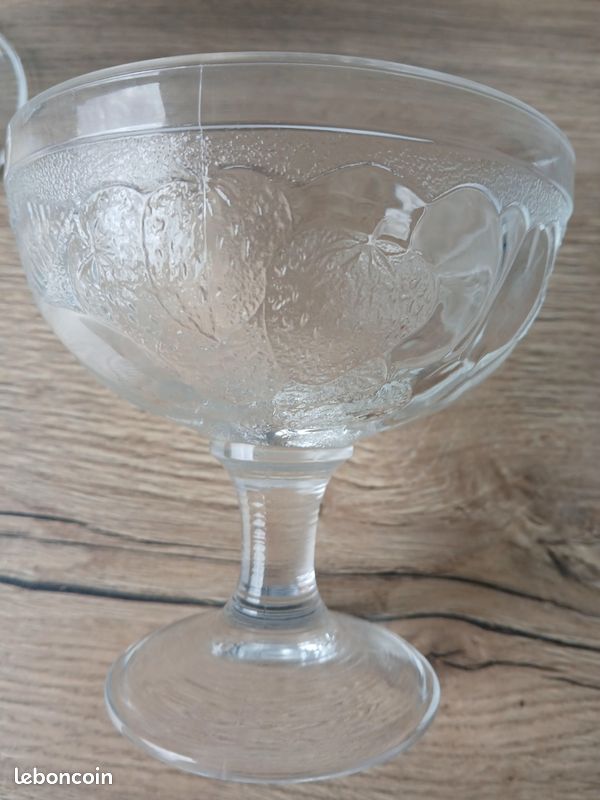 Coupes à Glace élégantes Glasmark Krosno 1992 - Lot De 4 Verres à Glace 300ml Transparents - Lave-Vaisselle Bicchierini Monoporzione Dolci Coupes à Glace élégantes Glasmark Krosno 1992 - Lot De 4 Verres à Glace 300ml Transparents - Lave-Vaisselle Bicchierini Monoporzione Dolci