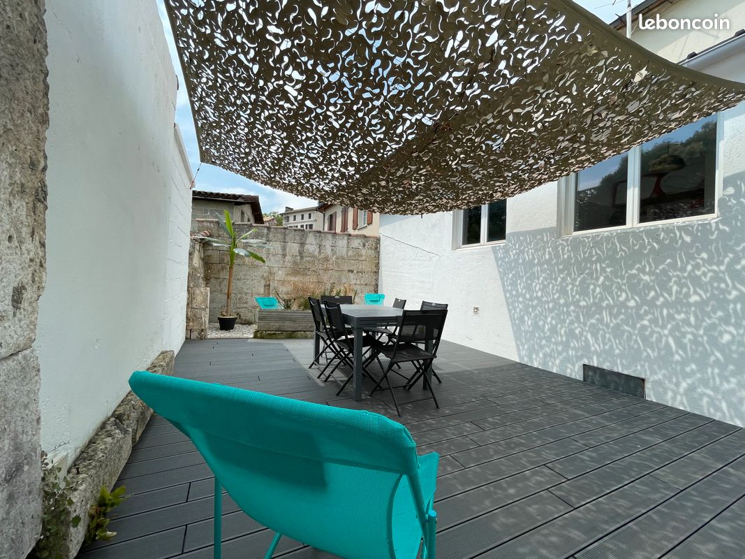 Maison 7 pièces 125 m² · à Angoulême · 125 m² · 1 100 €