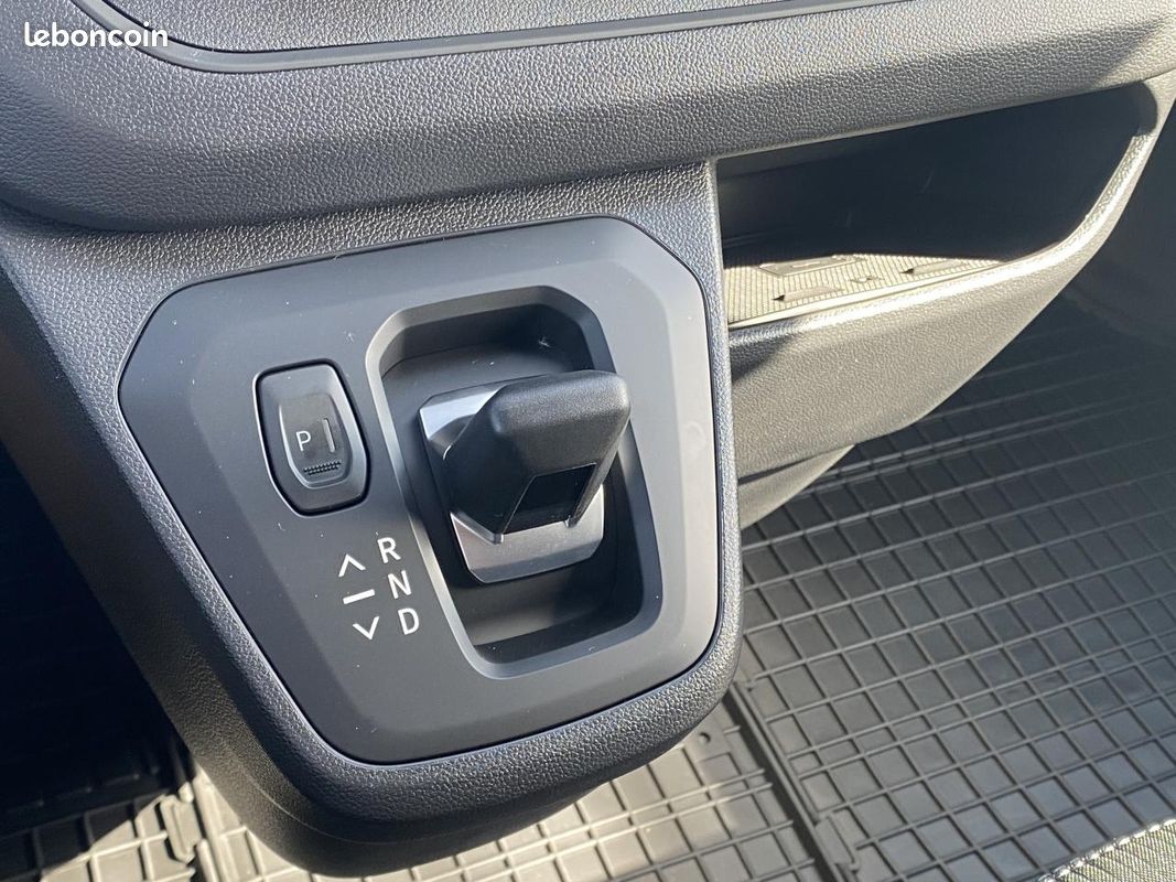 Renault trucks trafic fourgon l1h1 3t blue dci 150 bva9 gsr2 exclusive avec attelage (image 38)