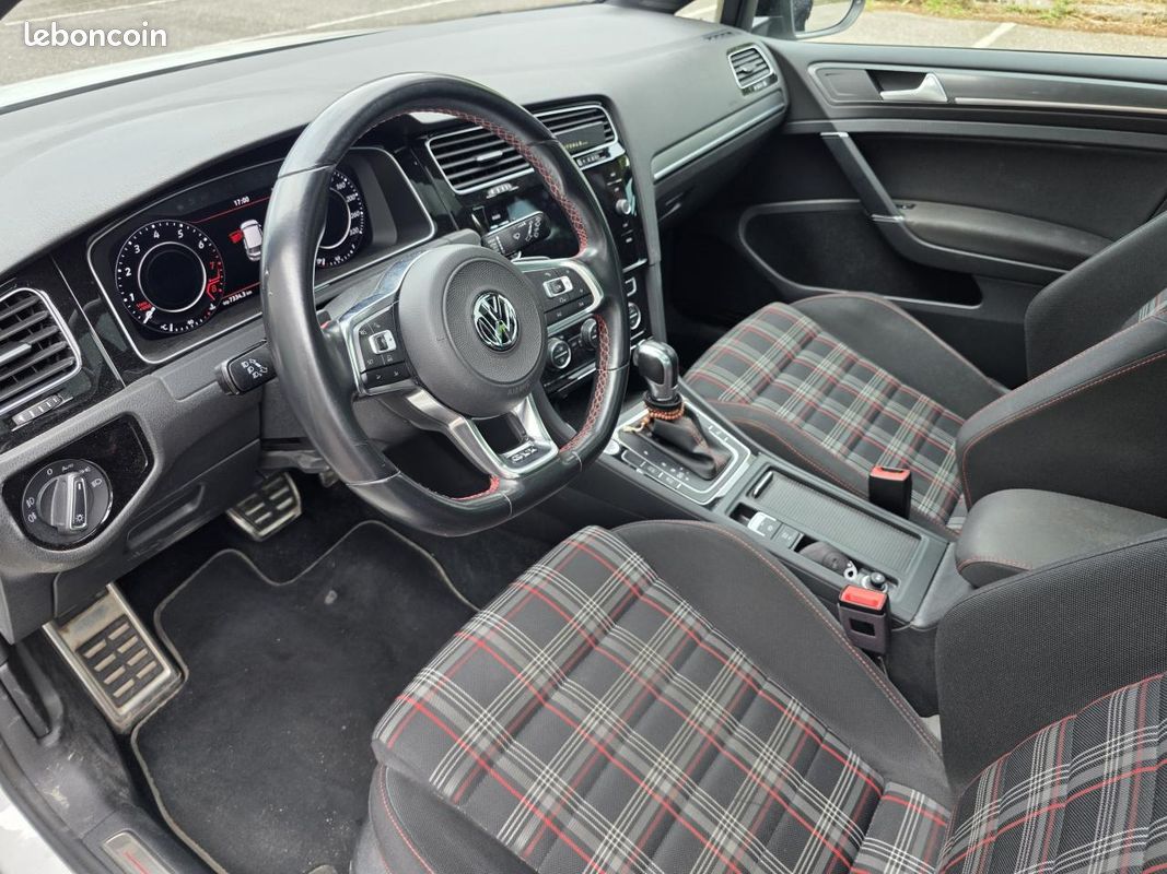 VOLKSWAGEN GOLF GTI Performance 2.0 16V TSI - 245 cv - BV DSG 7 (image 12)