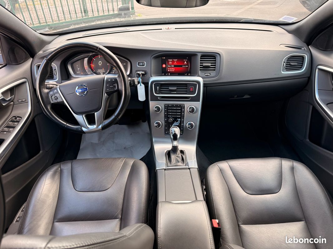 VOLVO D4 2.0 190cv SUMMUM BA / ECRAN DVD A L ARRIERE/ (image 3)
