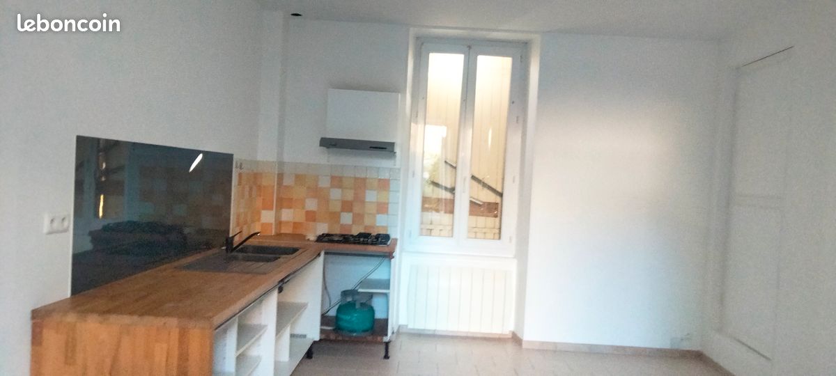 Appartement 2 pièces 44 m² · à Saint-Jean-d'Angély · 44 m² · 560 €/mois