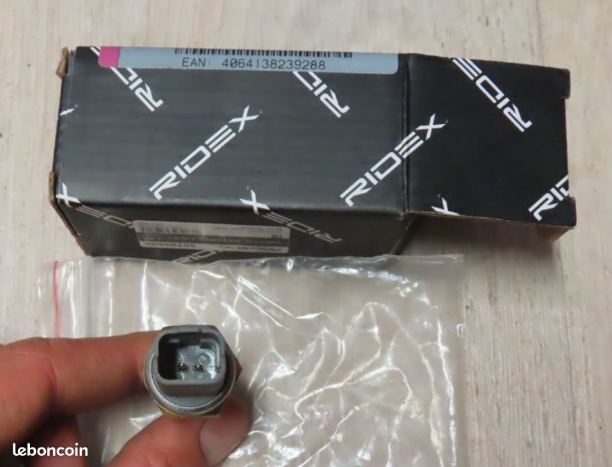 Contacteur Feu De Recul RIDEX 807S0028 Pour Nissan NP300 Navara D40 Et Autres Modèles