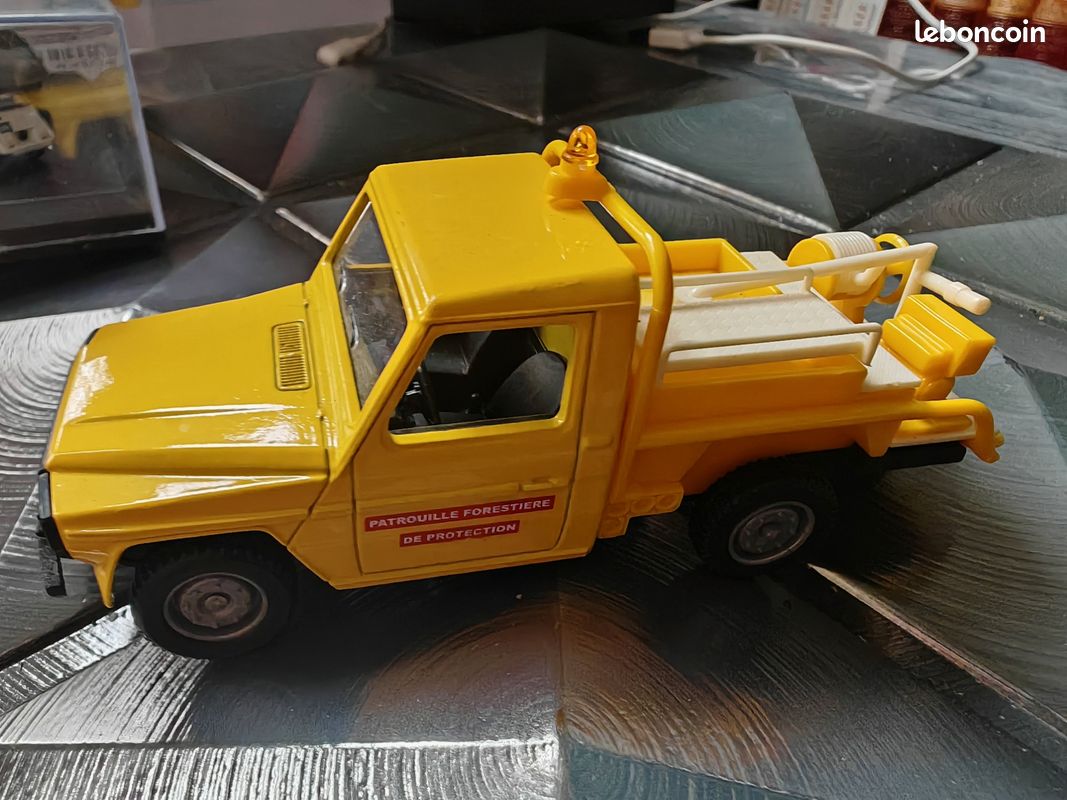 Solido 1/50 - Peugeot P4 Armée Française Radio - Édition Limitée - Occasion