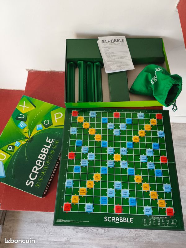 Mattel Games - Scrabble Deluxe - Jeu de société et de lettres - 2 à 4 Mattel Games - Scrabble Deluxe - Jeu de société et de lettres - 2 à 4