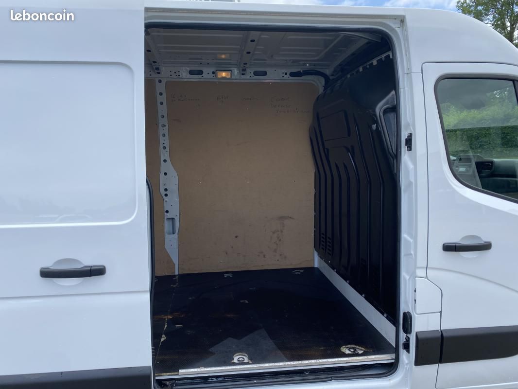 Renault Master III L2H2 BLUE DCI 135 CONFORT (image 9)