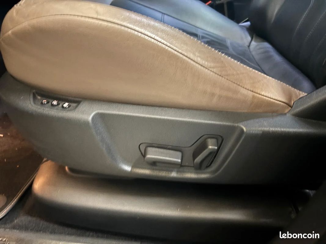CITROEN C4 Picasso 1.6 D 115ch Exclusive - 164 000 km - siège chauffant/ventilé/massant - toit panoramique - boite auto - caméra 360 (image 10)
