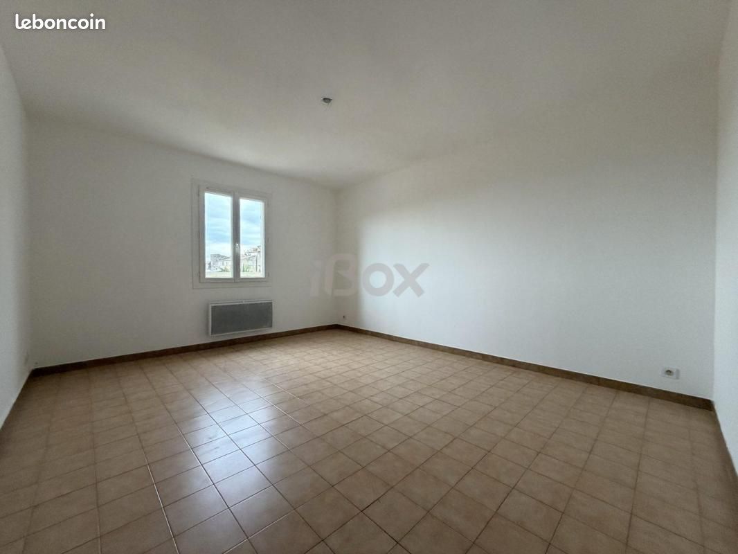 Appartement 2 pièces 68 m² · à Cuers · 68 m² · 825 €/mois