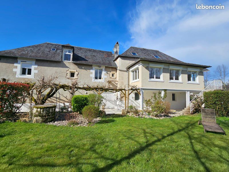 Maison 8 pièces 237 m² · à Terrasson-Lavilledieu · 237 m² · 285 000 €