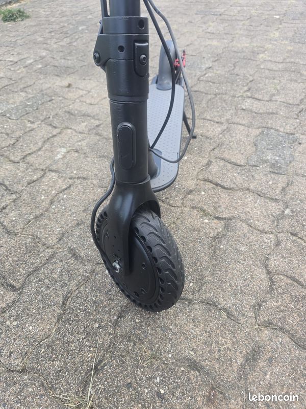 Trottinette Xiaomi — Pour pièces ou projet de rénovation (image 3)