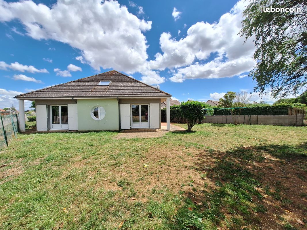 Maison 5 pièces 105 m² · à Avord · 104,7 m² · 135 000 €