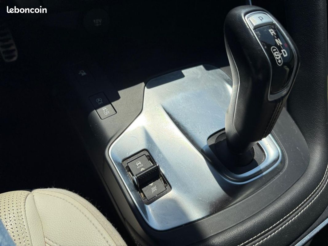 JAGUAR E-PACE D180 - AWD - BVA R-Dynamic PHASE 1 (image 21)