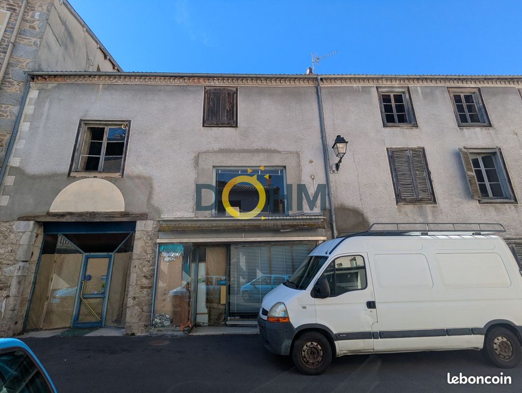Maison 6 pièces 400 m² · à Ambert · 400 m² · 144 000 €