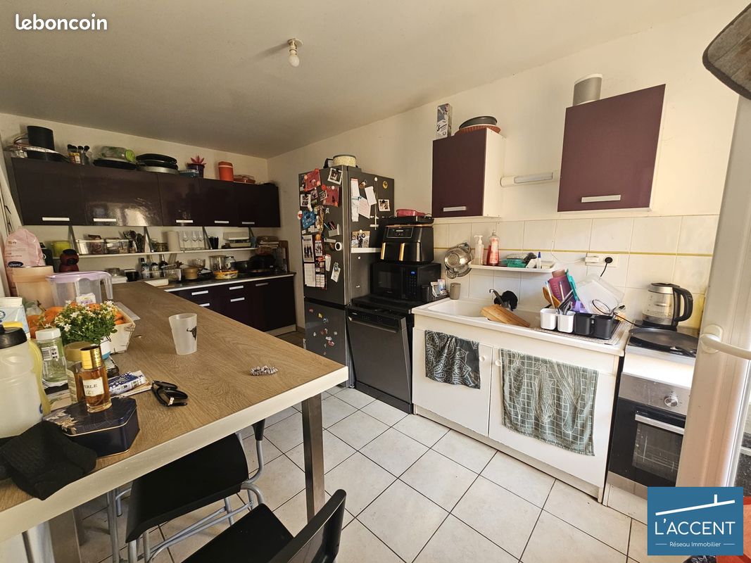 Maison 5 pièces 439 m² · à Jonquières-Saint-Vincent · 439 m² · 341 000 €
