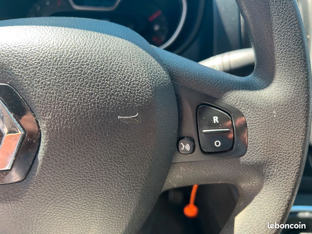 Renault trafic fourgon frigo l1h1 1000 kg 2.0l dci 120ch confort (image 15)