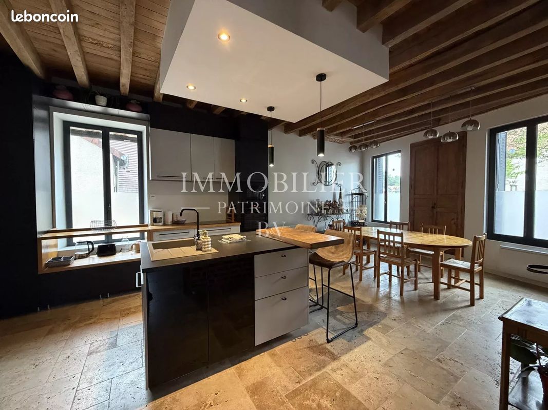 Maison 8 pièces 208 m² · à Selles-sur-Cher · 208 m² · 279 000 €