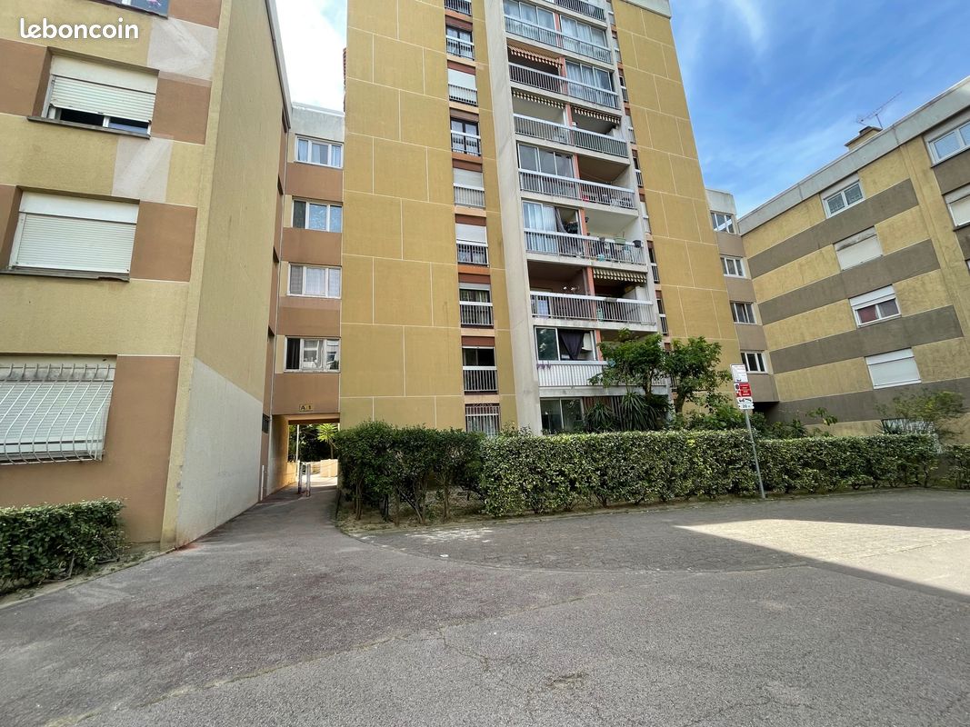 Appartement 4 pièces 101 m² · à Marseille · 100,9 m² · 199 000 €
