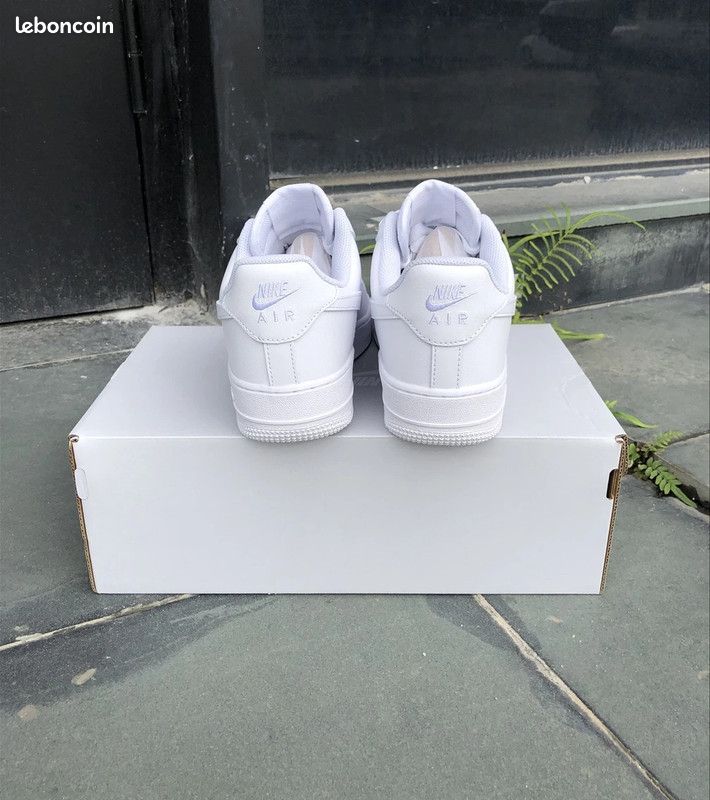 Chaussure NIKE AirForce White sneaker Pointure 41 (image 4)