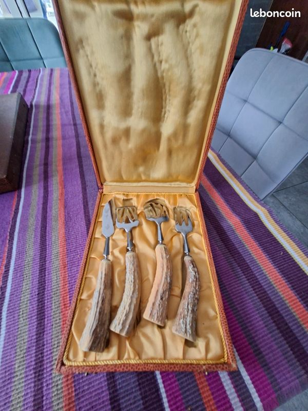 Ensemble de service avec manches en corne (image 2)