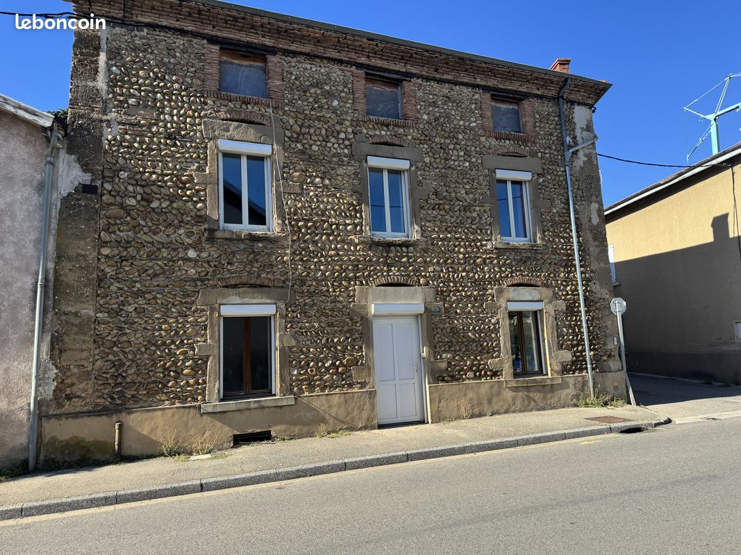 Maison 5 pièces 435 m² · à Anneyron · 435 m² · 199 000 €