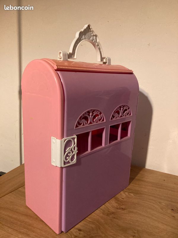 Chambre de Barbie transportable (image 3)