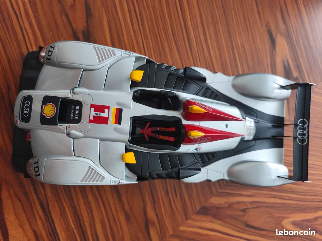 Audi - R15 Plus TDi Le Mans 2010 - Spark Models - 1/18 - Autos Miniatures