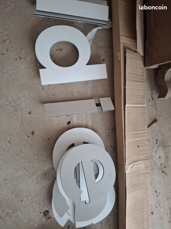 Lettres enseigne en matière plastique (image 3)