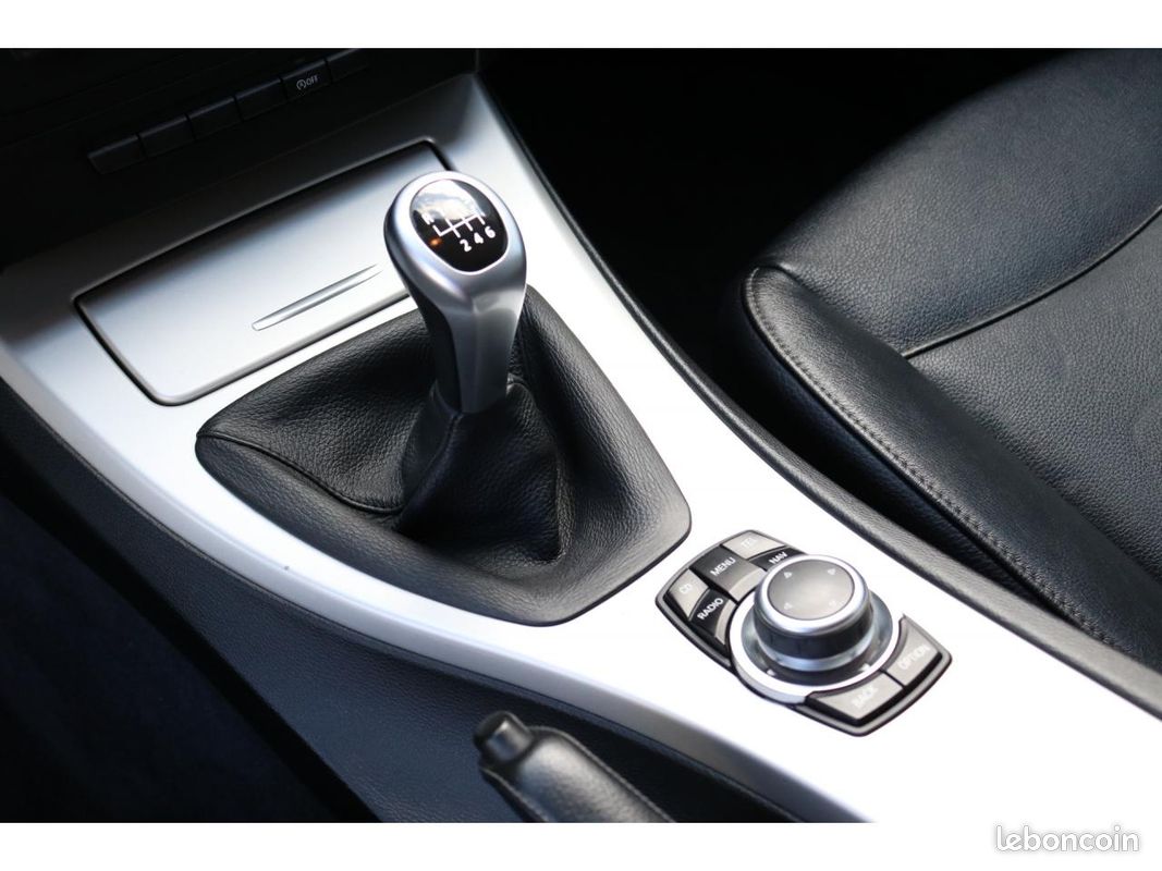 BMW SERIE 3 TOURING Touring 320d 184 ch edition (image 22)