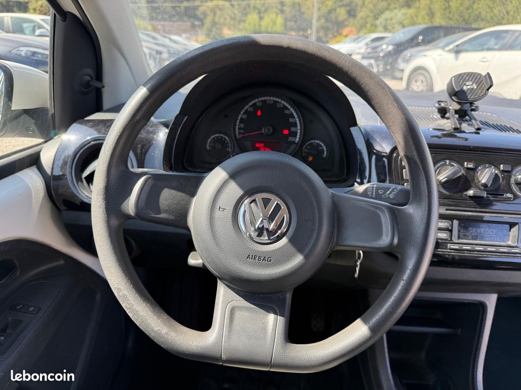 Volkswagen UP 1.0 60CH BLACK UP 3P (image 7)