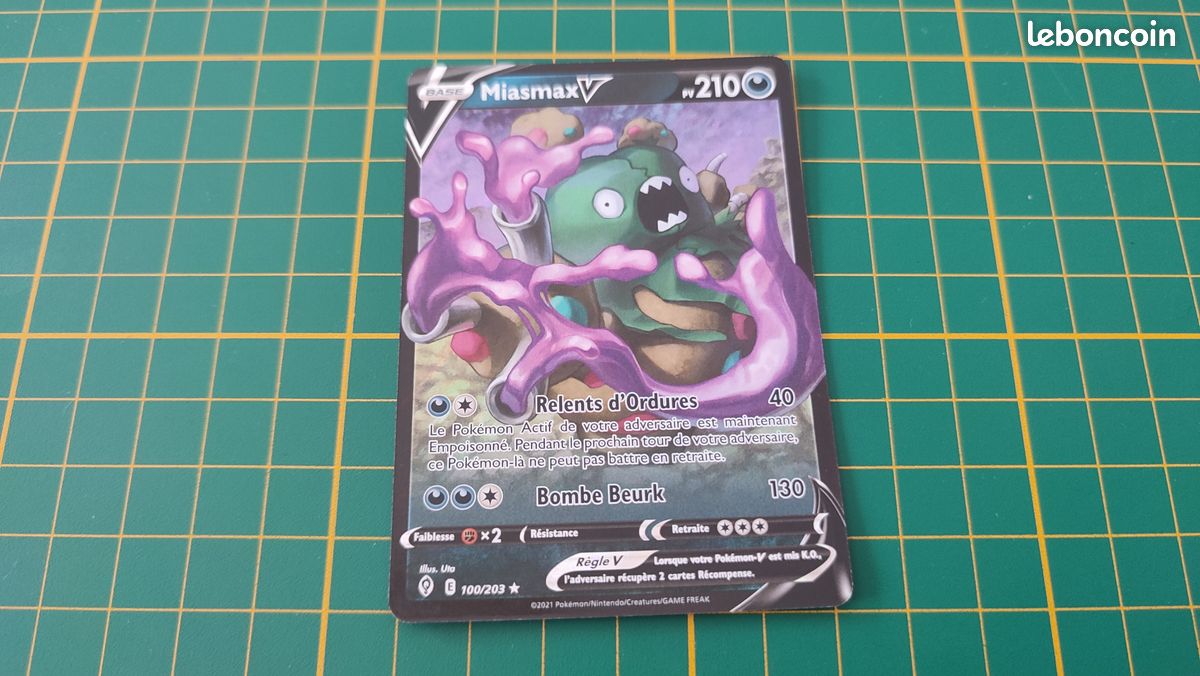 100/203 Carte Pokémon Miasmax V rare Epée et Bouclier EB07 Evolution Céleste #B10 (image 1)