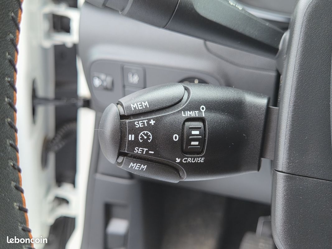 Citroen C3 1.6 BLUEHDI 100CH BVM5 SHINE (image 18)