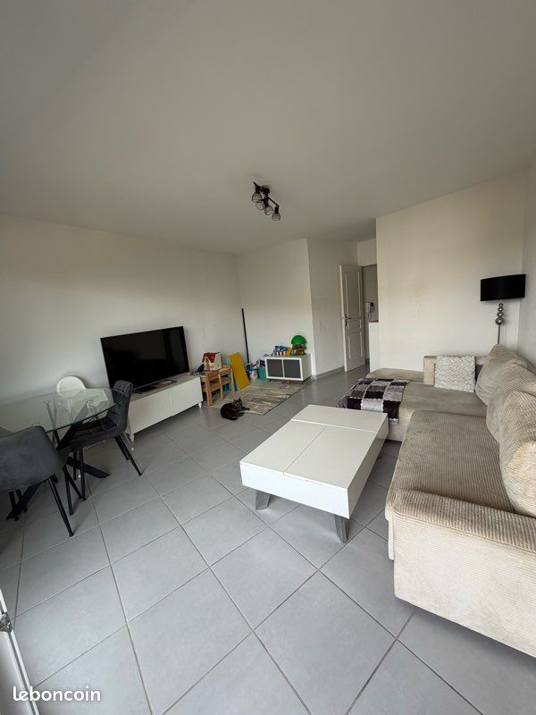 Appartement 3 pièces 59 m² · à Meyzieu · 59 m² · 920 €/mois