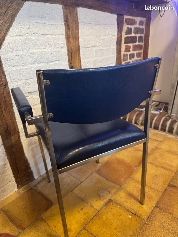 Chaise vintage avec accoudoirs (image 3)