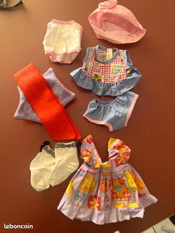 Vêtements pour poupon (image 1)
