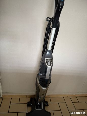 Aspirateur balai vapeur en Électroménager
