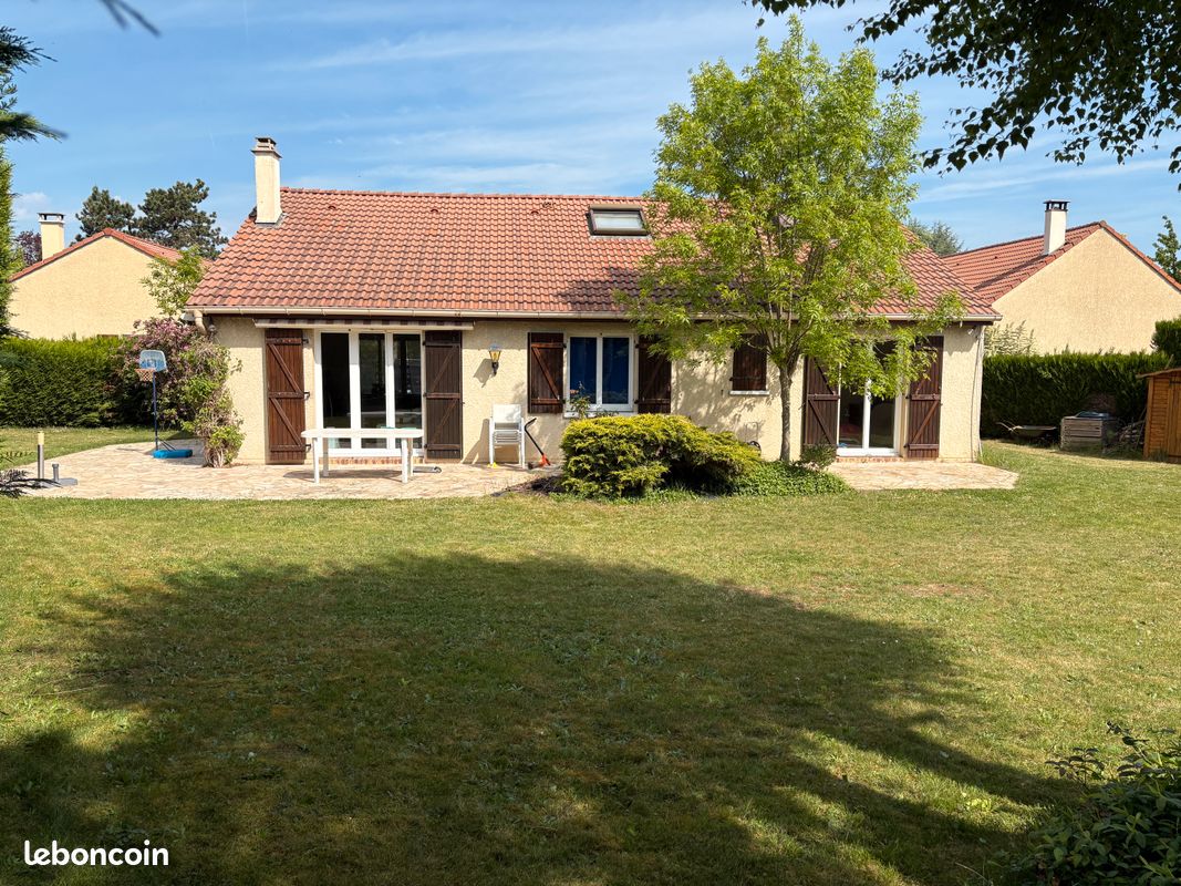 Maison 6 pièces 120 m² · à Voisins-le-Bretonneux · 120 m² · 640 000 €
