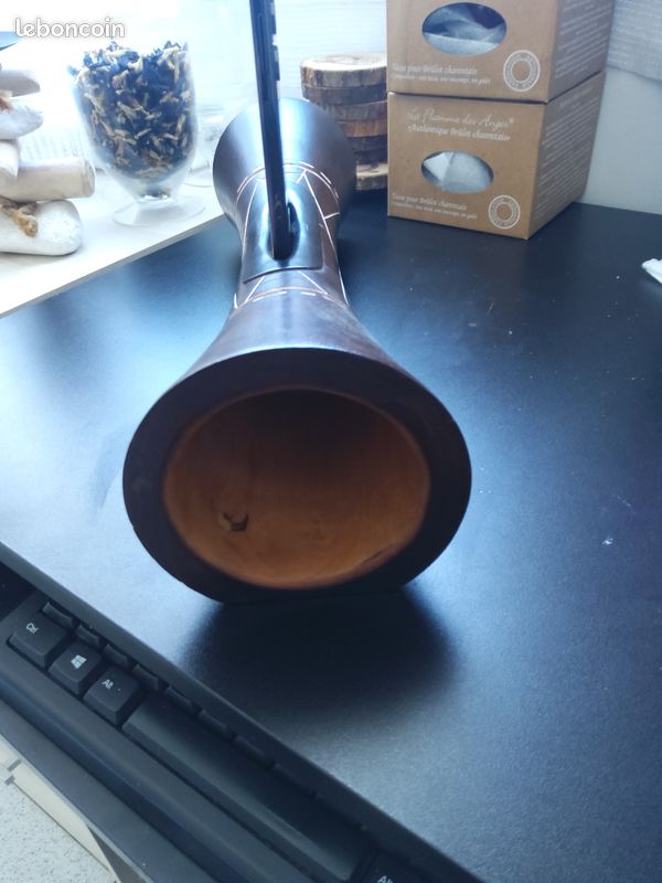 Enceinte de téléphone en bois (image 5)
