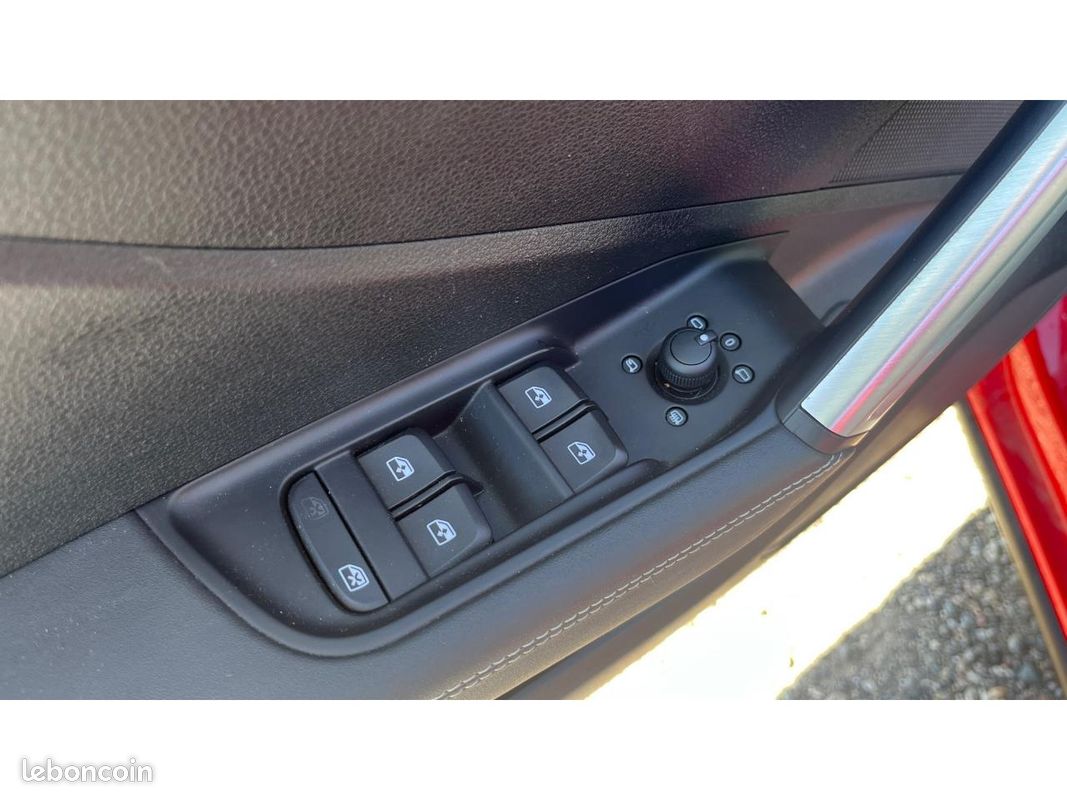 AUDI Q2 1.4 TFSI ESSENCE 150 BVA S Line - CAMERA DE RECUL / SIEGES CHAUFFANTS / BLUETOOTH (image 17)