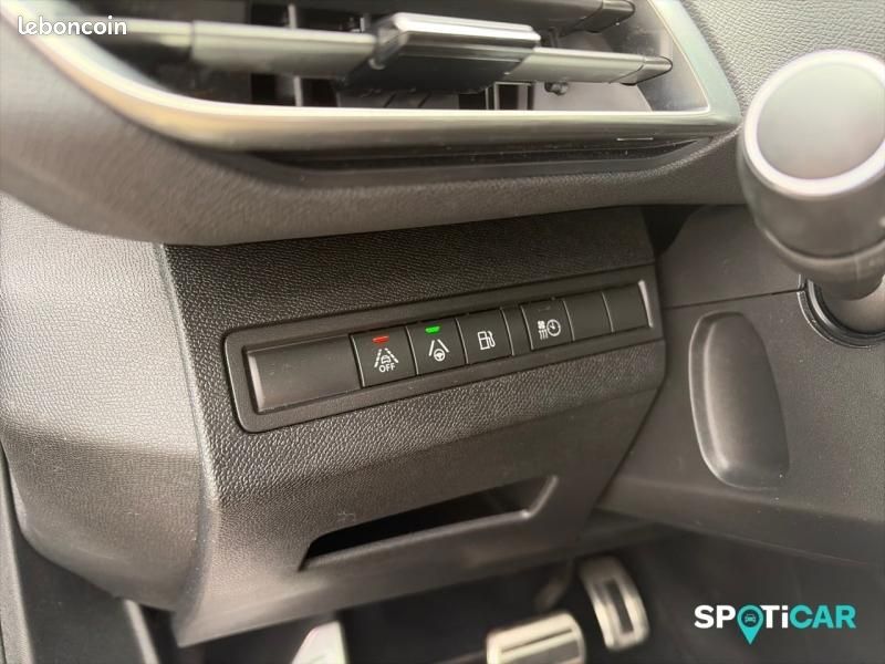 Peugeot 3008 HYBRID4 300ch GT Pack e-EAT8 (image 18)