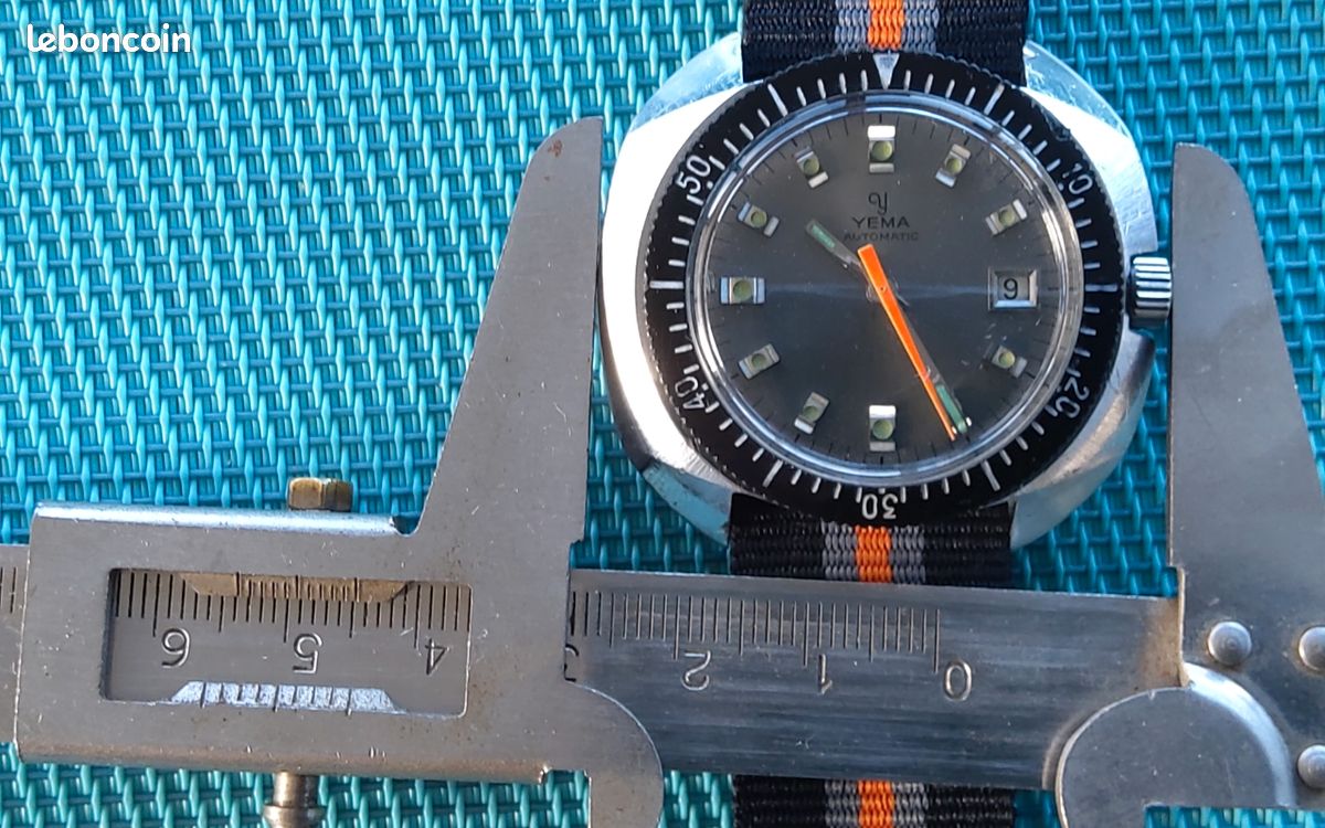 Montre YEMA Dato Vintage Années 70 - Mouvement Mécanique, Boîtier à Facettes, Occasion