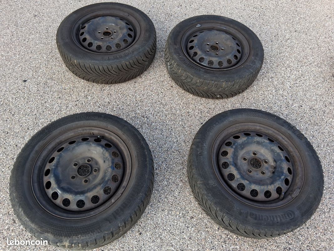 Lot de 3 pneus neige dont 2 sur jantes 185/65 R15 88 T Winter contact Continental (image 1)