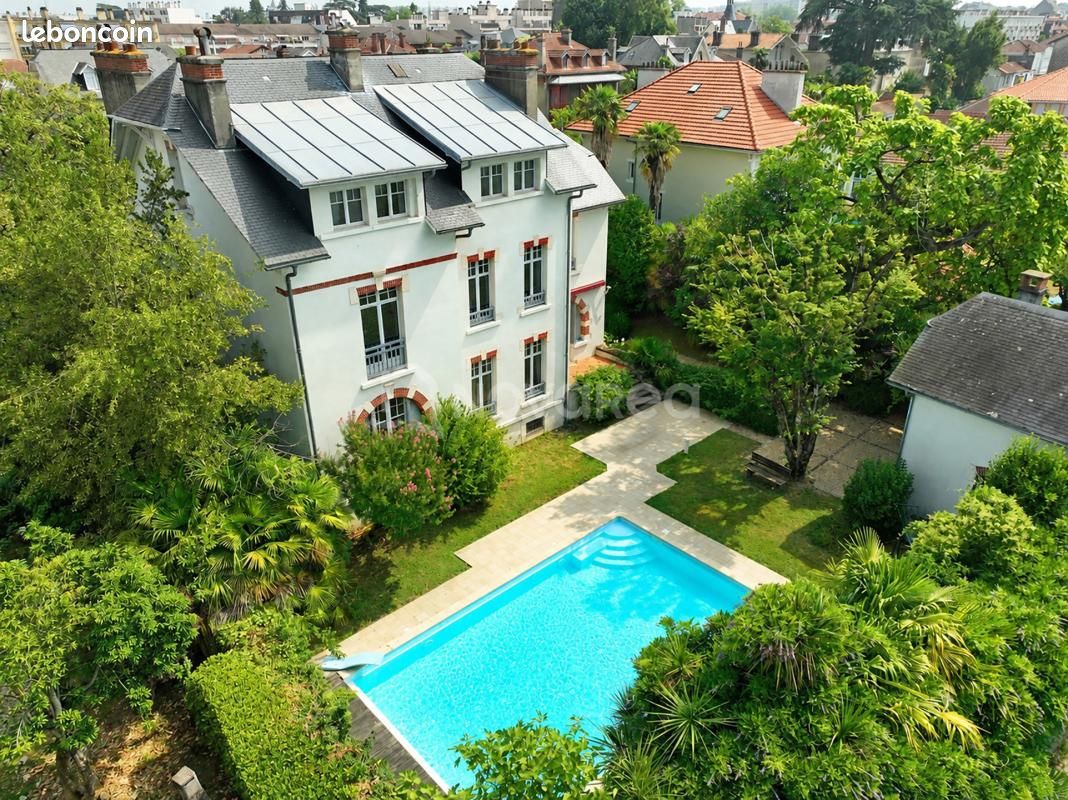 Maison 13 pièces 323 m² · à Pau · 323 m² · 1 160 000 €