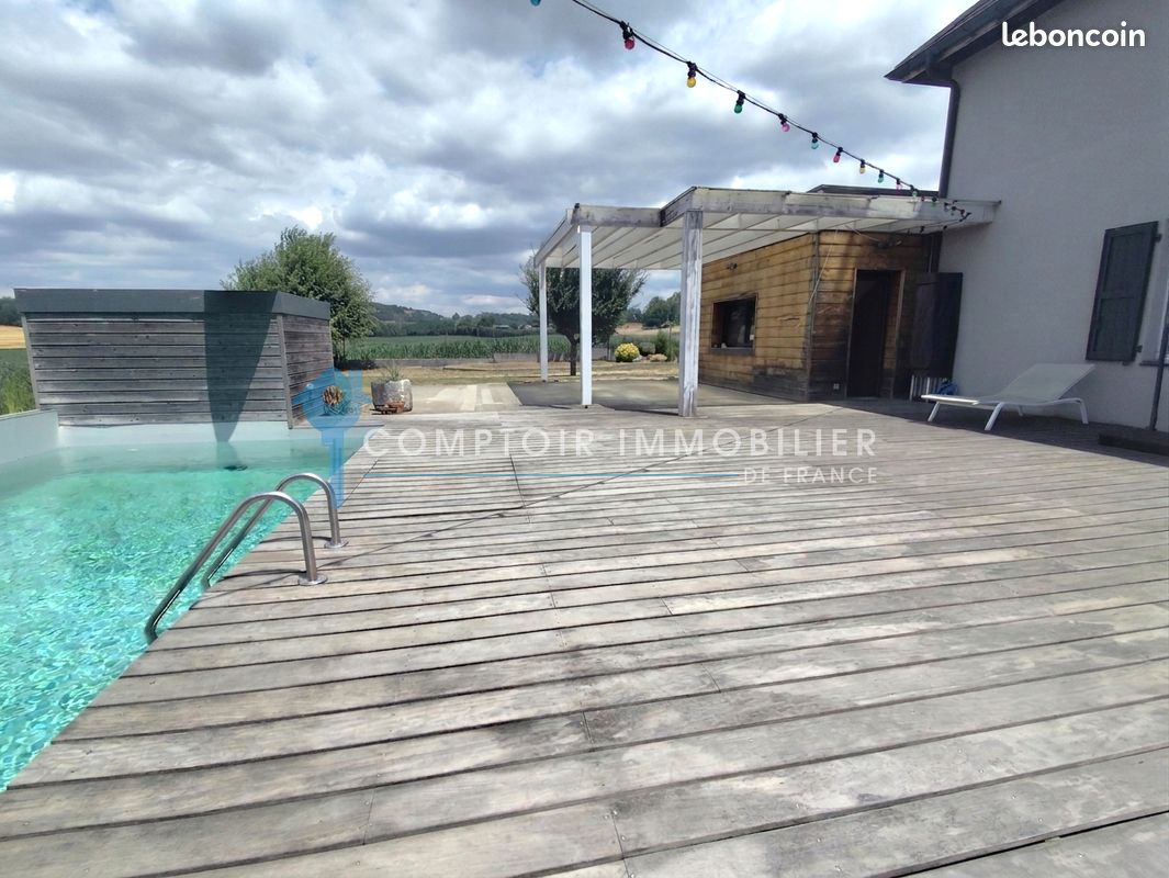 Maison 6 pièces 145 m² · à Montferrat · 145 m² · 449 000 €